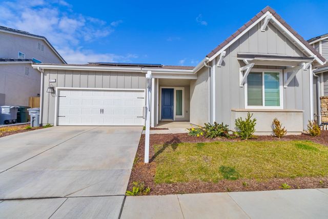 4177 Beverly Avenue, Clovis, CA 93619