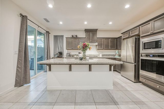 4177 Beverly Avenue, Clovis, CA 93619