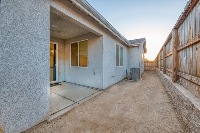 4177 Beverly Avenue, Clovis, CA 93619