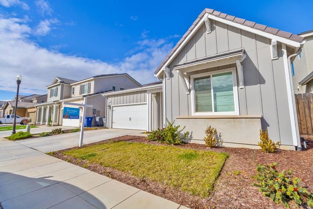 4177 Beverly Avenue, Clovis, CA 93619
