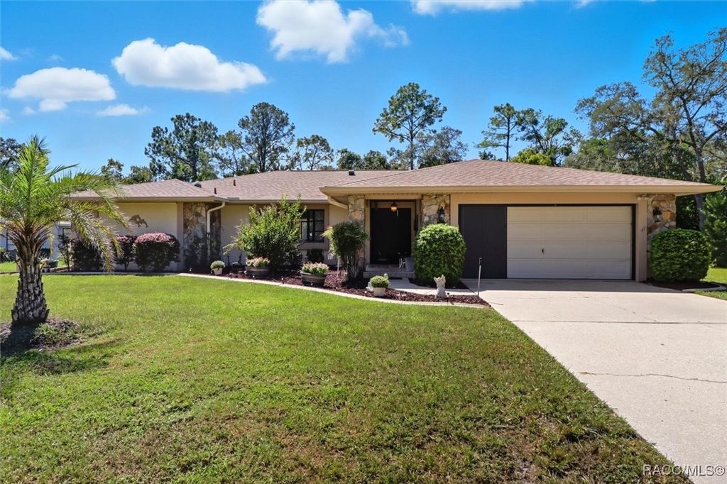 11 Asters Court, Homosassa, FL 34446