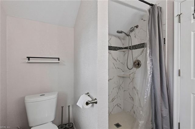 87 Farragut ST, Portsmouth, VA 23702
