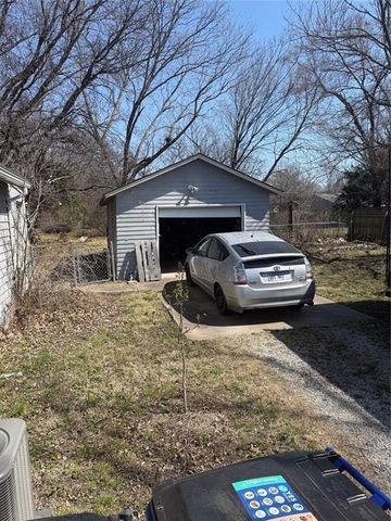 220 S Church Street, Olathe, KS 66061