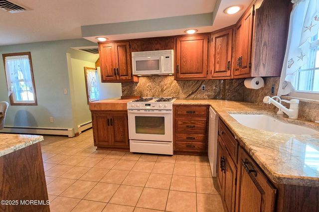 72 Pershing Boulevard, Lavallette, NJ 08735