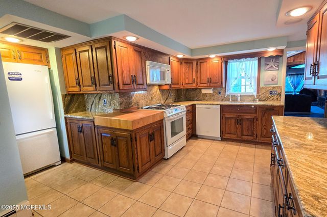 72 Pershing Boulevard, Lavallette, NJ 08735