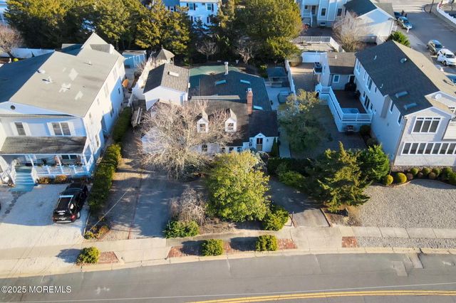 72 Pershing Boulevard, Lavallette, NJ 08735