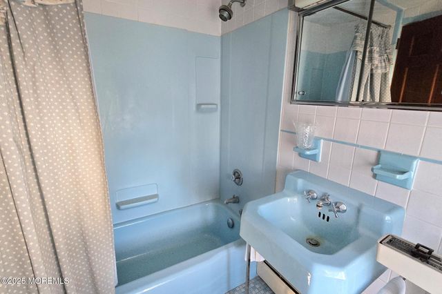 72 Pershing Boulevard, Lavallette, NJ 08735