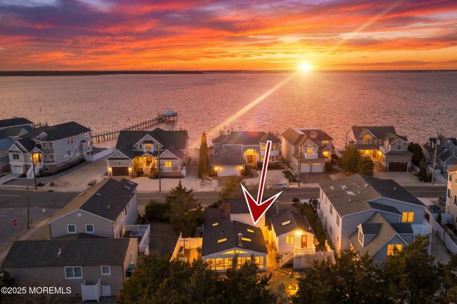 72 Pershing Boulevard, Lavallette, NJ 08735