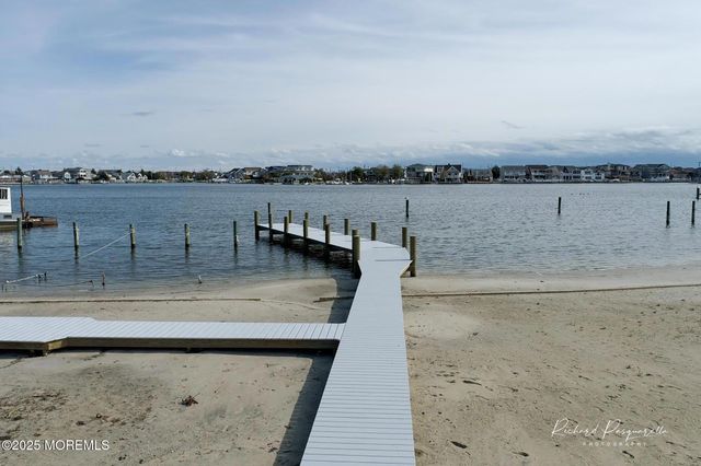 72 Pershing Boulevard, Lavallette, NJ 08735