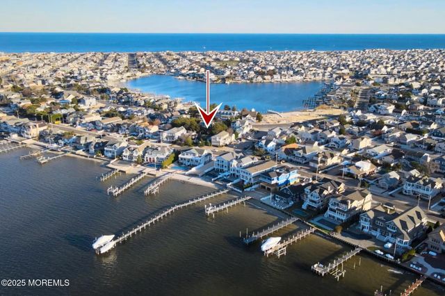72 Pershing Boulevard, Lavallette, NJ 08735