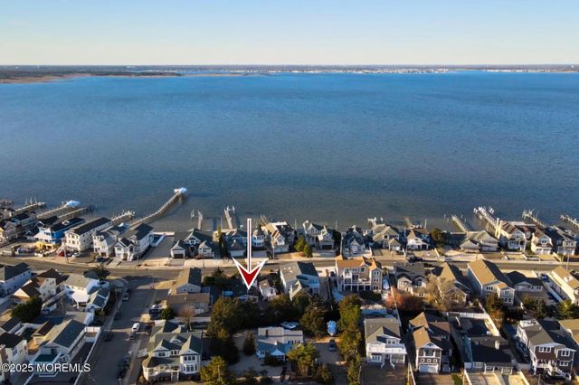 72 Pershing Boulevard, Lavallette, NJ 08735