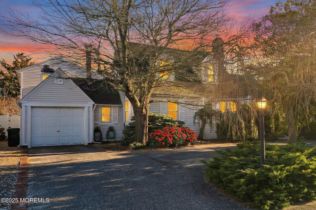 72 Pershing Boulevard, Lavallette, NJ 08735