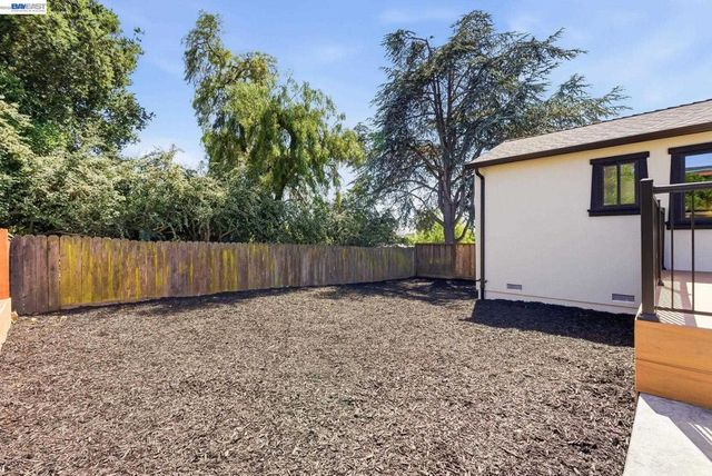2551 Hermosa Ter, Hayward, CA 94541