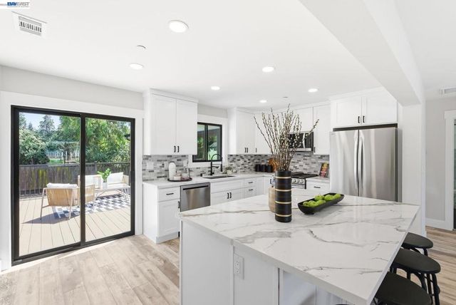 2551 Hermosa Ter, Hayward, CA 94541