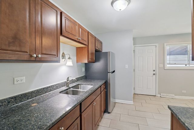16538 Park Avenue, Markham, IL 60428