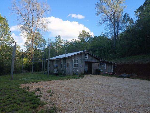4190 COUNTY HOME RD, Savannah, TN 38372