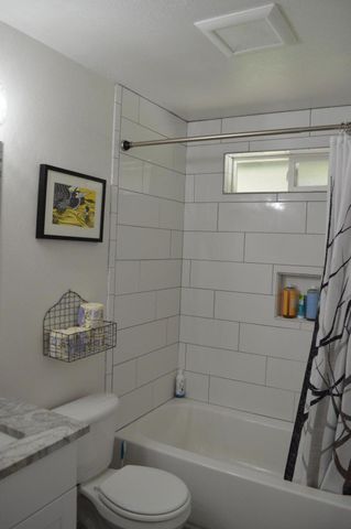 879 Lakeshore Drive, Klamath Falls, OR 97601