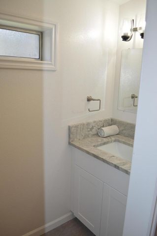 879 Lakeshore Drive, Klamath Falls, OR 97601