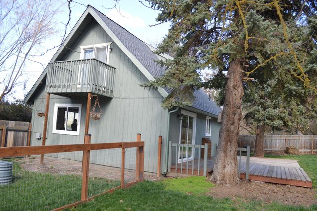 879 Lakeshore Drive, Klamath Falls, OR 97601