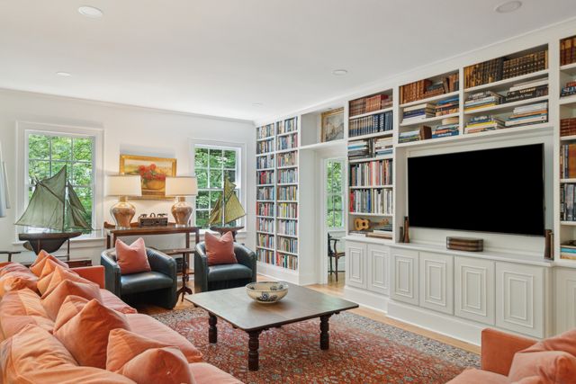 6 Sayle Road, Charleston, SC 29407