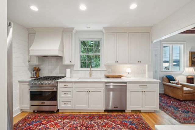 6 Sayle Road, Charleston, SC 29407