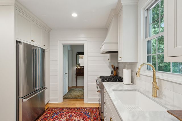 6 Sayle Road, Charleston, SC 29407