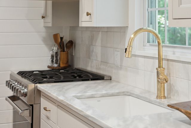6 Sayle Road, Charleston, SC 29407
