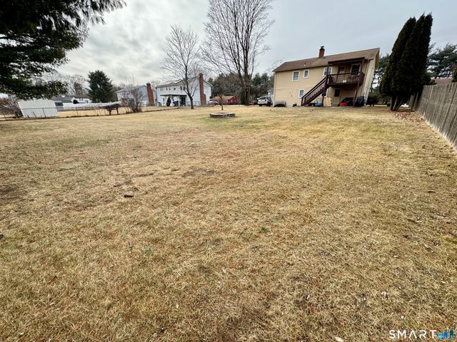 12 Depauw Circle, East Hartford, CT 06108