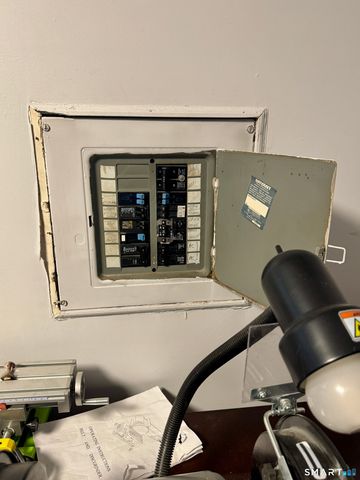 12 Depauw Circle, East Hartford, CT 06108