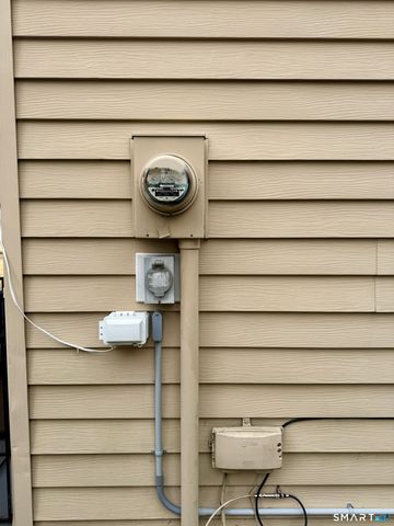 12 Depauw Circle, East Hartford, CT 06108