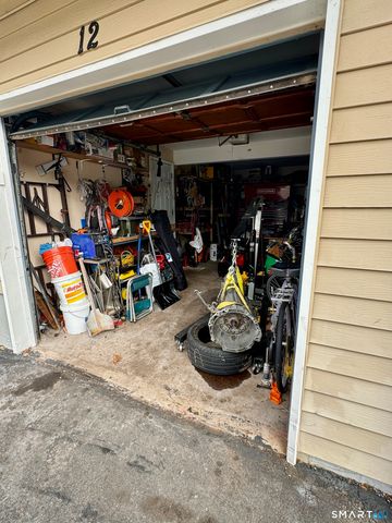 12 Depauw Circle, East Hartford, CT 06108