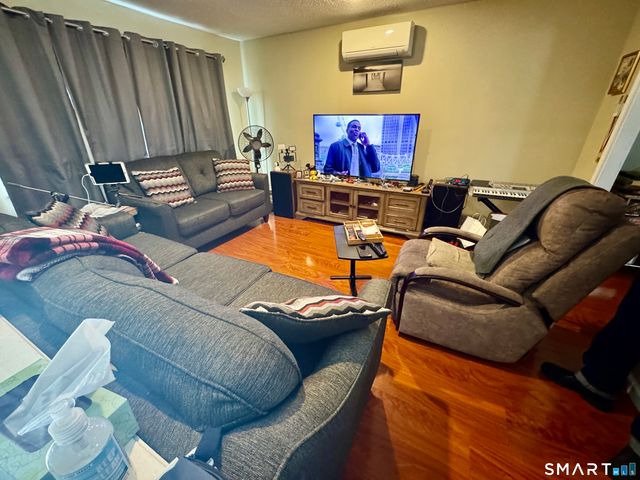 12 Depauw Circle, East Hartford, CT 06108