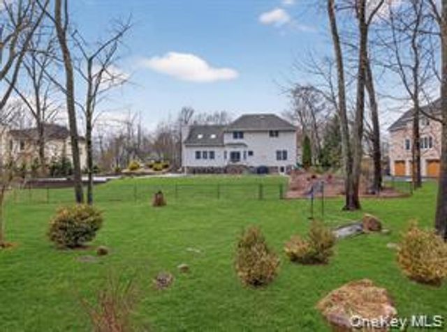 43 Greenwich Ave, Central Valley, NY 10917