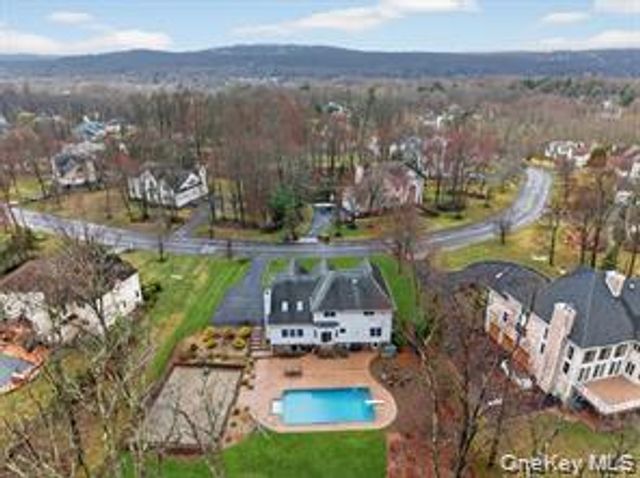 43 Greenwich Ave, Central Valley, NY 10917