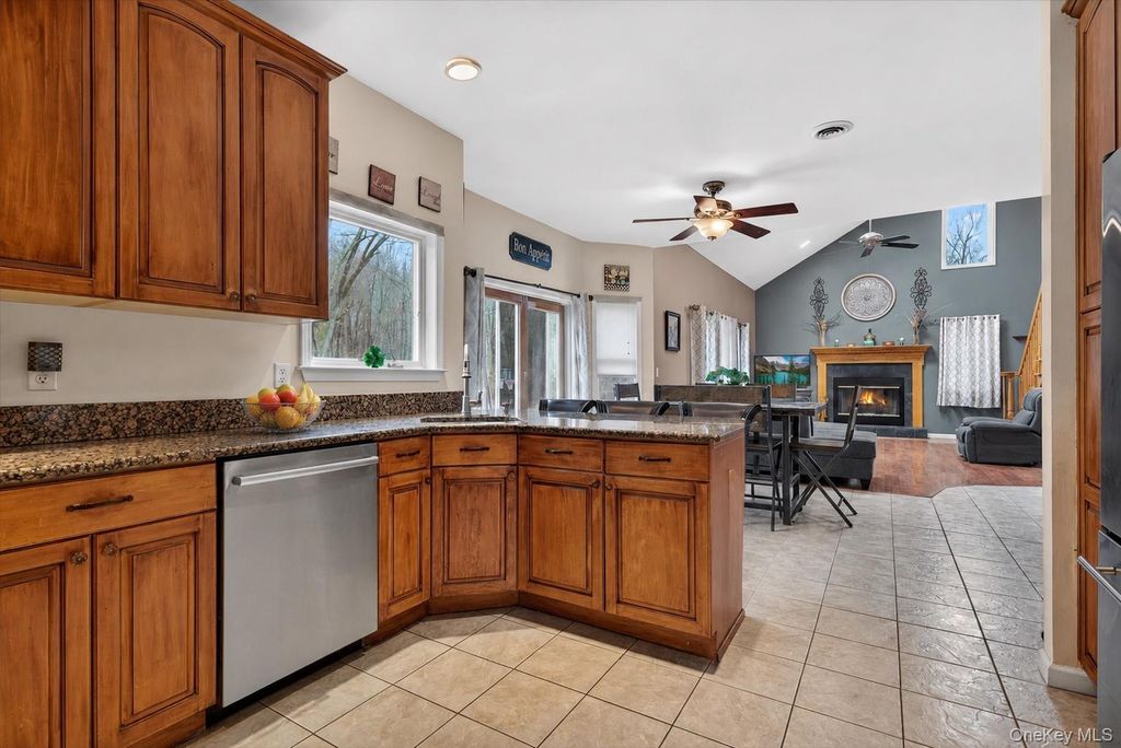 43 Greenwich Avenue, Central Valley, NY 10917 — photo 5