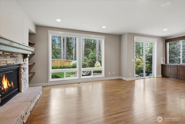 21384 NE 9th Place, Sammamish, WA 98074