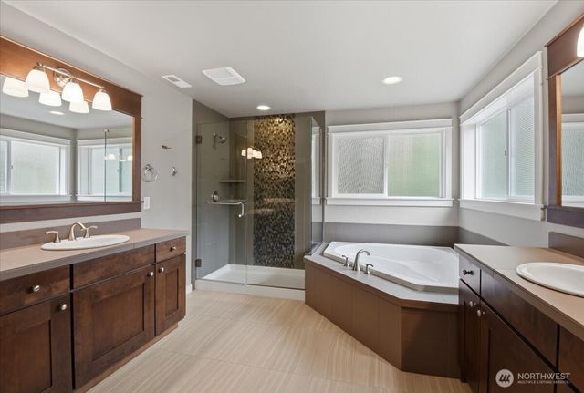 21384 NE 9th Place, Sammamish, WA 98074