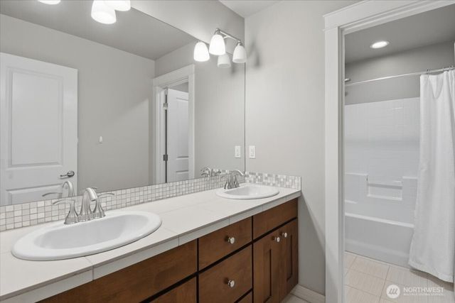 21384 NE 9th Place, Sammamish, WA 98074