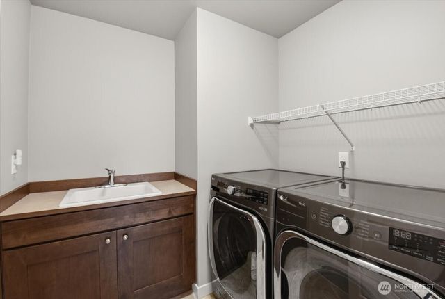 21384 NE 9th Place, Sammamish, WA 98074