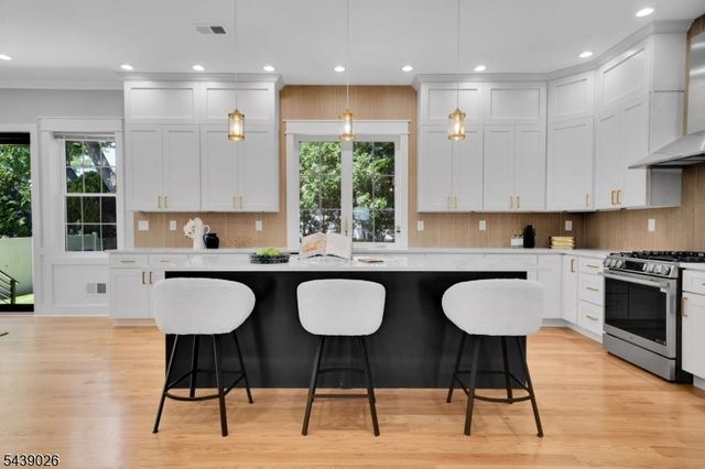 22 N 14Th St, Kenilworth Boro, NJ 07033