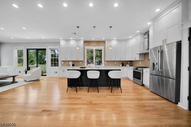 22 N 14Th St, Kenilworth Boro, NJ 07033