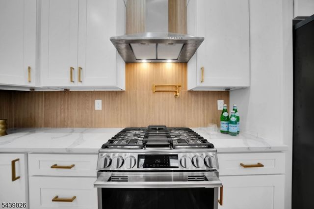 22 N 14Th St, Kenilworth Boro, NJ 07033