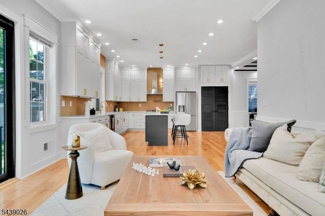 22 N 14Th St, Kenilworth Boro, NJ 07033