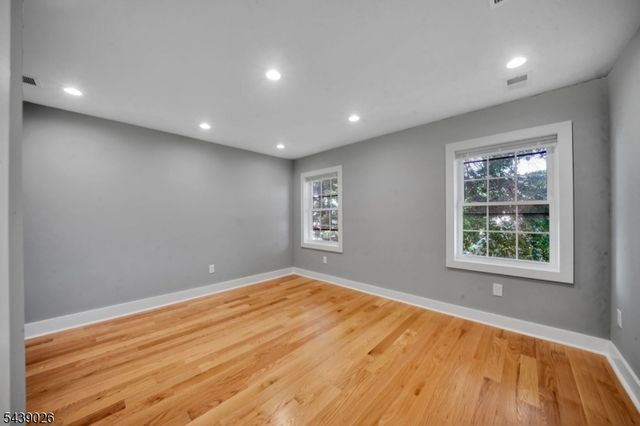 22 N 14Th St, Kenilworth Boro, NJ 07033