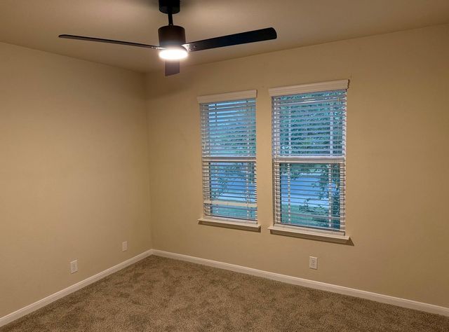200 McCoy LN, Hutto, TX 78634