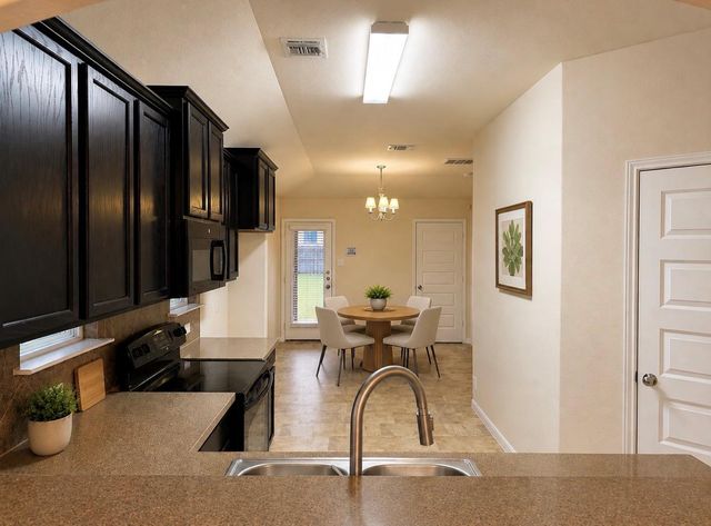 200 McCoy LN, Hutto, TX 78634