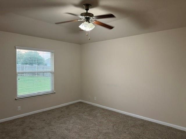 200 McCoy LN, Hutto, TX 78634