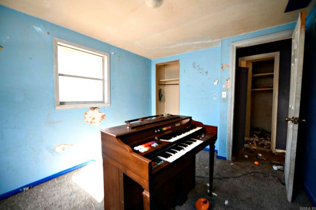 1601 Armour St, Mena, AR 71953