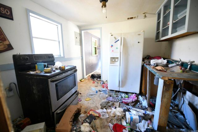 1601 Armour St, Mena, AR 71953