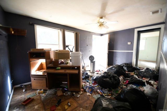 1601 Armour St, Mena, AR 71953